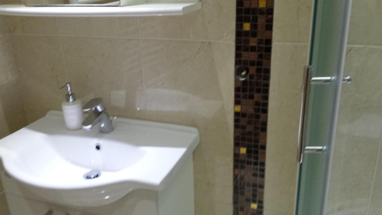 Apartments Jani Хвар Екстер'єр фото