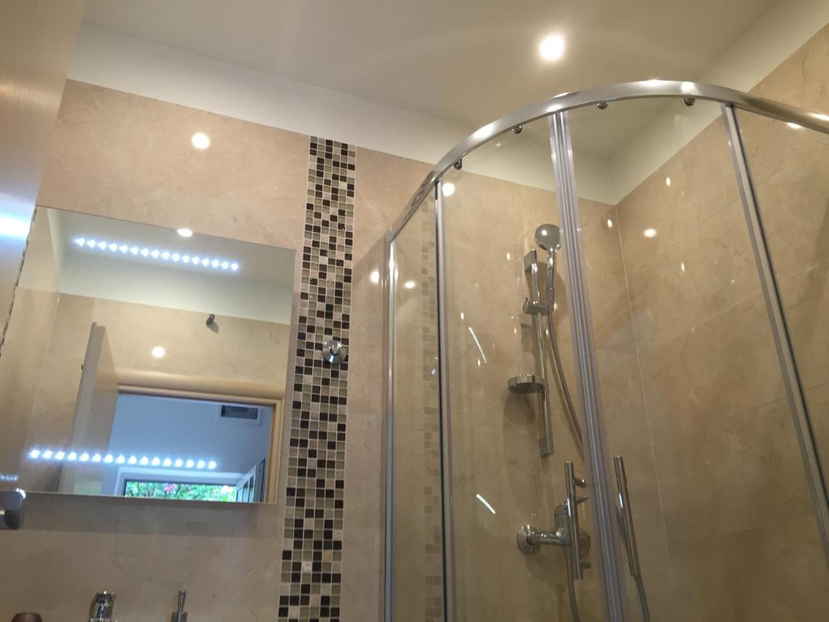 Apartments Jani Хвар Екстер'єр фото
