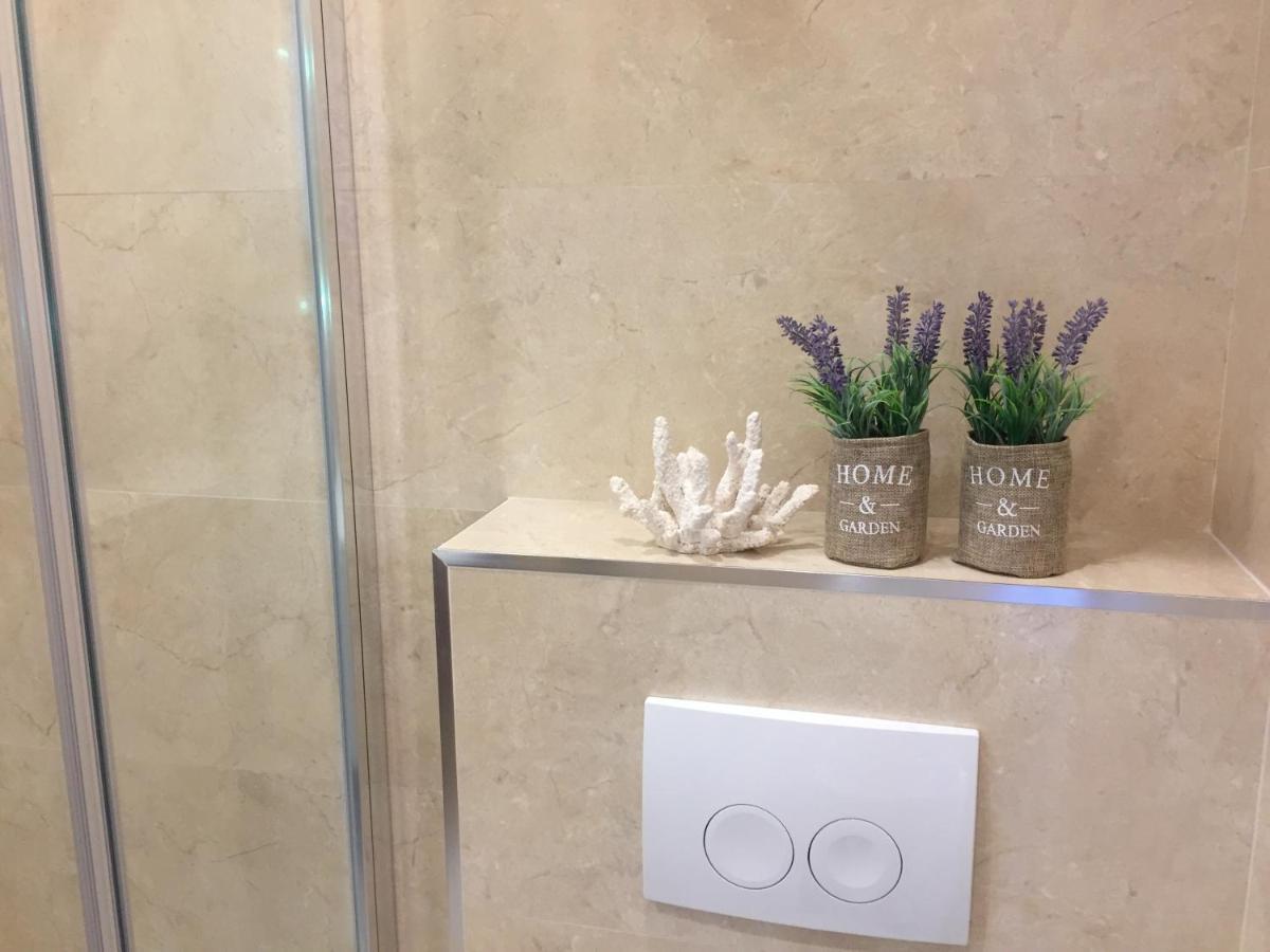 Apartments Jani Хвар Екстер'єр фото
