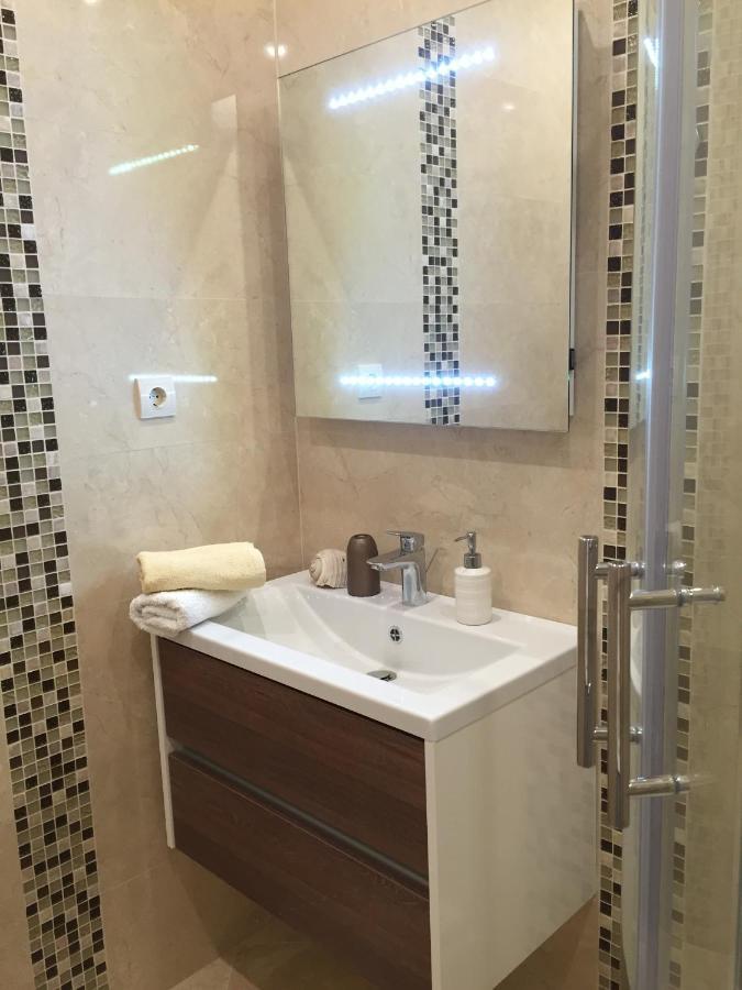 Apartments Jani Хвар Екстер'єр фото