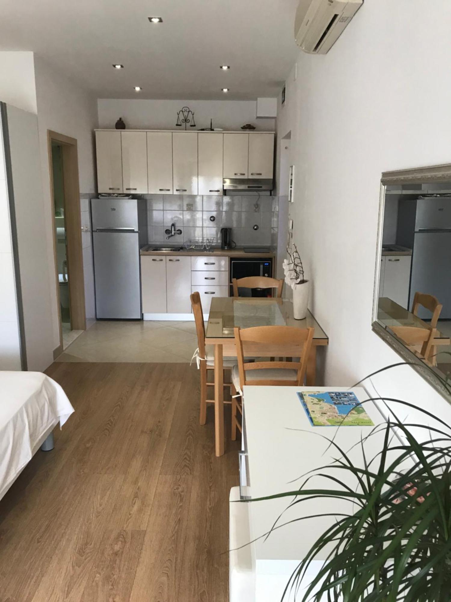 Apartments Jani Хвар Екстер'єр фото